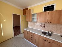 Prodej  bytu 2+1 v cihlovém domě nedaleko centra v Turnově - IMG_2071.JPG