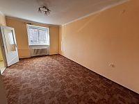 Prodej  bytu 2+1 v cihlovém domě nedaleko centra v Turnově - IMG_2081.JPG