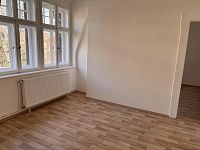 Pronájem bytu 3+1 v prvorepublikové vile v centru Liberce a s parkováním ve dvoře - IMG_1906.JPG