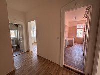 Pronájem bytu 3+1 v prvorepublikové vile v centru Liberce a s parkováním ve dvoře - IMG_1915.JPG