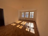 Pronájem bytu 3+1 v prvorepublikové vile v centru Liberce a s parkováním ve dvoře - IMG_1919.JPG