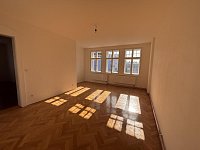 Pronájem bytu 3+1 v prvorepublikové vile v centru Liberce a s parkováním ve dvoře - IMG_1919.JPG