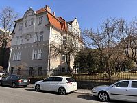 Pronájem bytu 3+1 v prvorepublikové vile v centru Liberce a s parkováním ve dvoře