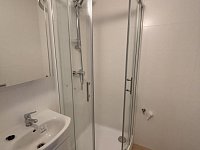 Pronájem nově zrekonstruovaného bytu 2+1 v klidném místě Liberce - IMG_2471.JPG