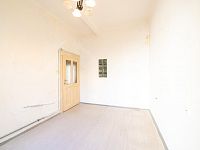 Prodej prostorného a světlého bytu v Praze - Vinohrady - 2 minuty od metra Flora - 02.jpg