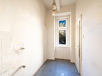 Prodej prostorného a světlého bytu v Praze - Vinohrady - 2 minuty od metra Flora - 05.jpg