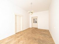 Prodej prostorného a světlého bytu v Praze - Vinohrady - 2 minuty od metra Flora - 11.jpg