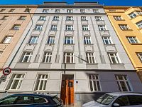 Prodej prostorného a světlého bytu v Praze - Vinohrady - 2 minuty od metra Flora - 24.jpg