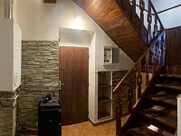 Pronájem  bytu o velikosti  2+1 o výměře 100m2 se zastřešenou terasou a zahradou. - Bez názvu-5.jpg