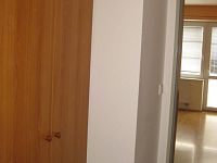 Pronájem  bytu 1+kk s balkonem nedaleko liberecké arény - 5.jpg