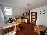 Pronájem  apartmánu 1+kk s vlastní koupelnou a WC v rodinném domě  k dlouhodobému pronájmu