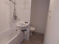 Pronájem bytu 1+1 s balkónem, 39 m² v Táboře na Náchodském sídlišti - 20250529_183722[1].jpg