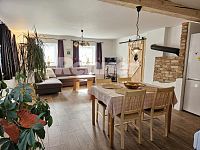 Rodinný dům 4+kk, po kompletní rekonstrukci, zast. plocha 79m2 + 890m2 zahrada, Dobrná, okr. Děčín - 20231011_142513.jpg