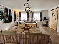 Rodinný dům 4+kk, po kompletní rekonstrukci, zast. plocha 79m2 + 890m2 zahrada, Dobrná, okr. Děčín - 20231011_142557.jpg