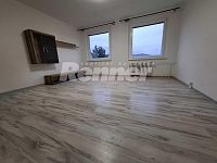 Pronájem, Byt 2+kk (42m2), 3.patro, po rekonstrukci, vybaven, Ústí nad Labem - Na Vyhlídce - 1000037673.jpg