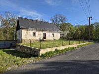 Hrubá stavba - rodinný dům 109 m2 s garáží 42 m2, podsklepený, pozemek 1.250 m2, Huntířov, okr. Děčín
