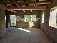 Hrubá stavba - rodinný dům 109 m2 s garáží 42 m2, podsklepený, pozemek 651 m2, Huntířov, okr. Děčín - 20260503_174532.jpg