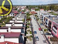 PRODÁNO Krajní řadový RD 5+1 (408m2) s 2 balkony a terasou, U Tří Dubů, České Budějovice 3, Nemanice - DJI_0726.jpg