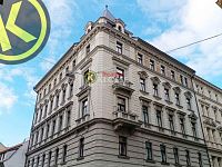 Byt 2+kk 52 m2 s balkonem 3,5 m2 a možností parkování v domě, Pštrossova ul., Praha 1