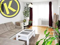 REZERVACE Panel.částečně zařízený byt 3+1 s balkonem (80,5 m2) 12.p. výtah, Labská, Č.Budějovice 2