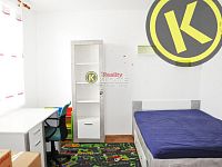 REZERVACE Panel.částečně zařízený byt 3+1 s balkonem (80,5 m2) 12.p. výtah, Labská, Č.Budějovice 2 - 21016e.jpg