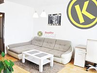 REZERVACE Panel.částečně zařízený byt 3+1 s balkonem (80,5 m2) 12.p. výtah, Labská, Č.Budějovice 2 - 21016hh.jpg