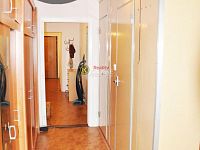 REZERVACE Panel.částečně zařízený byt 3+1 s balkonem (80,5 m2) 12.p. výtah, Labská, Č.Budějovice 2 - 21016l.jpg