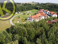 PRODÁNO Unikátní stavební pozemek, Hluboká nad Vltavou - DJI_0027.jpg JV Pohled