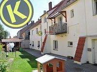 PRONAJATO  Zd. byt 3+kk 70 m2 s balkonem v bytovém domě na rohu ulic Nová a Tř.5.Května, Lišov - 20053e.jpg