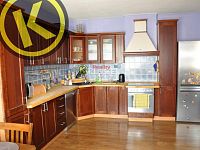 PRONAJATO  Zd. byt 3+kk 70 m2 s balkonem v bytovém domě na rohu ulic Nová a Tř.5.Května, Lišov - 20053j.jpg