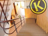 PRONAJATO  Zd. byt 3+kk 70 m2 s balkonem v bytovém domě na rohu ulic Nová a Tř.5.Května, Lišov - 20053ss.jpg