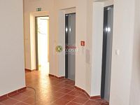 PRONAJATO Nový zděný 1+kk, 33m2, náměstí Š.Lomnického, Ševětín u ČB - chodba domu