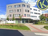 Obchodní a nebyt.prostory (72 a 40 m2) v přízemí Lékařského domu u NC Géčko, Č.Budějovice - z-ulice2.jpg