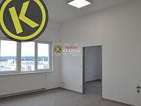 Obchodní a nebyt.prostory (ordinace 58 m2) ve 3NP nového Lékařského domu u NC Géčko ,  Č.Budějovice - DSC_0259.jpg