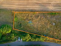 Stavební pozemek 1901 m2, určený k výstavbě RD v obci Nový Drahov - DJI_02012.jpg