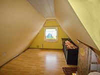 Rodinný dům (109 m2) se zahradou (448 m2) a garáží v Hájích u Chebu na prodej - IMG_1648.jpg