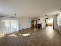 Rodinný dům(4+1) (174m²) s garáží(2auta) a zahradou ve Františkových Lázních na prodej - RD mob (21)copy.jpg