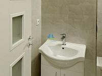 Pronájem garsonky (20m²) v panelovém domě s výtahem v Palackého ulici v Chebu - gars. pal..jpg