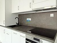 Pronájem garsonky (20m²) v panelovém domě s výtahem v Palackého ulici v Chebu - IMG_E4396.JPG