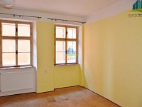 BYT 2+kk v Chebu v historické části na pronájem - 2+kk Cheb Úzká  (5).jpg