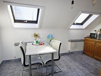 Rodinný dům(200m²) s garáží, sklep, pozemek 795m², Horní Lomany, Františkovy Lázně - IMG_1842.jpg