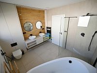Moderní novostavba 4+1 s tepelným čerpadlem, velkou zahradou a nadčasovým designem – Františkovy Lázně - RD H.L. Fra.L. Šmíd (153)co.jpg