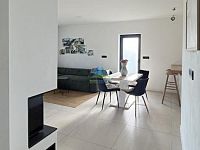 Moderní novostavba 4+1 s tepelným čerpadlem, velkou zahradou a nadčasovým designem – Františkovy Lázně - mobil (27)co.jpg
