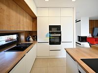Moderní novostavba 4+1 s tepelným čerpadlem, velkou zahradou a nadčasovým designem – Františkovy Lázně - RD H.L. Fra.L. Šmíd (11)co.jpg