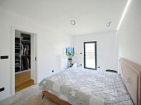 Moderní novostavba 4+1 s tepelným čerpadlem, velkou zahradou a nadčasovým designem – Františkovy Lázně - RD H.L. Fra.L. Šmíd (119)co.jpg