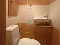 Prostorný byt 2+1 po kompletní rekonstrukci (67,69 m²) ve vyhledávané části Františkových Lázní – možnost dokoupení garáže - 2+1 žiž.F.L (37)co.jpg