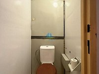 Byt 1+1 s velkým balkonem a zděným sklepem v centru Sokolova – vytvořte si bydlení přesně podle svých představ - 1+1 lodž (35)co.jpg