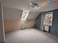 Prodej domu 6+1 s garáží a terasou, Panenské Břežany. - Foto 9