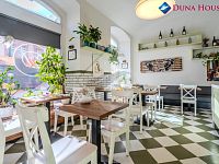 Nabízíme přenechání pronájmu zavedené kavárny/bistra, Praha 8 - Karlín - Foto 5