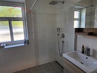 Byt/apartmán v Jizerských horách – Albrechtice v J/h - koupelna s WC 2.jpg